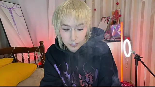 Snapshot of EmmyAmbros chatting on February 28, 2026, 5:45 pm EmmyAmbros online show from February 28, 2026, 5:45 pm