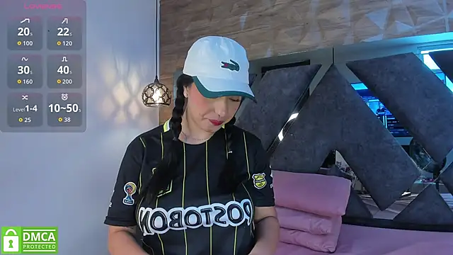 Venus velez  online show from December 14, 2025, 1:28 pm