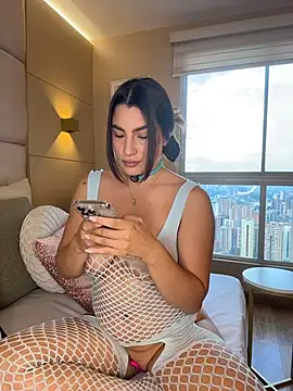 Snapshot of SaharaRush_ chatting on December 15, 2025, 8:58 pm SaharaRush online show from December 15, 2025, 8:58 pm