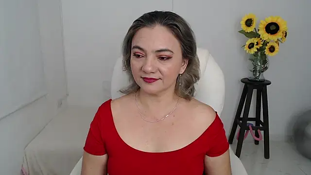 Snapshot of ana_milf chatting on October 24, 2025, 1:21 pm ana milf online show from October 24, 2025, 1:21 pm