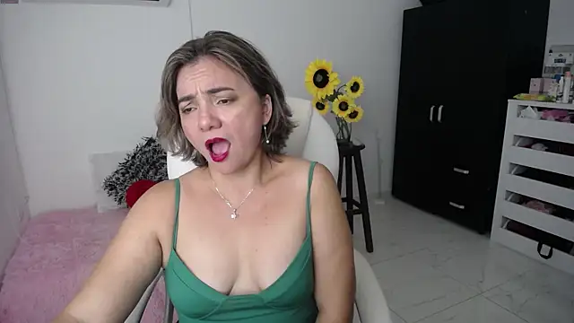 ana milf online show from February 20, 2025, 2:57 pm