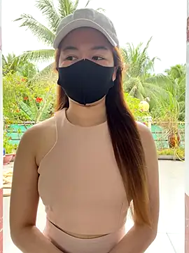 BabyThree  online show from September 24, 2025, 9:27 am