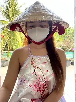 BabyThree  online show from January 8, 2026, 8:42 am