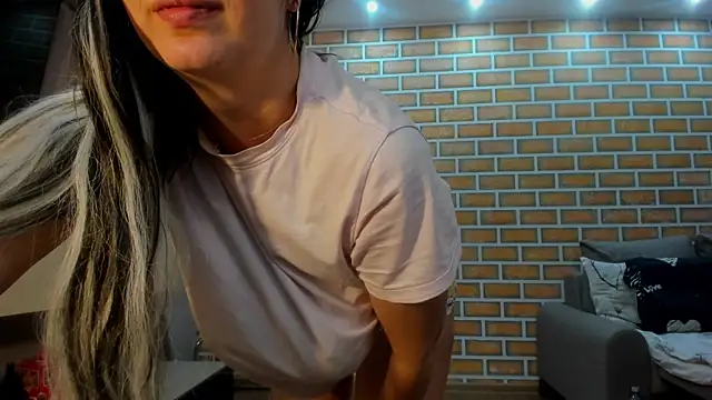 hottitsAnna online show from December 13, 2025, 8:04 pm