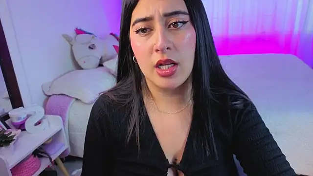 Snapshot of serenna_se chatting on February 6, 2026, 9:00 pm serenna se online show from February 6, 2026, 9:00 pm