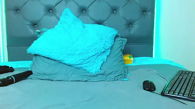 Snapshot of mia_xx1 chatting on February 24, 2025, 7:55 am mia xx1 online show from February 24, 2025, 7:55 am