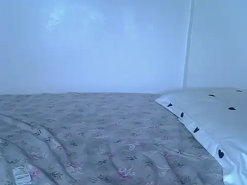 laetitia  online show from November 17, 2025, 4:00 pm