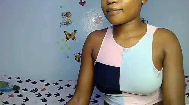 laetitia  online show from March 22, 2025, 11:09 pm