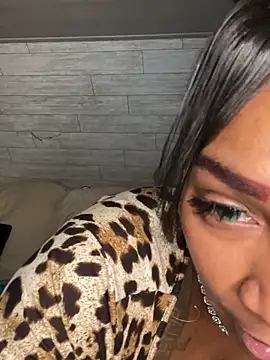 CUMQUEEN-XXX69 online show from September 23, 2025, 6:53 am