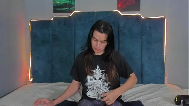 Snapshot of sky_link_ chatting on October 17, 2025, 8:32 pm sky link  online show from October 17, 2025, 8:32 pm