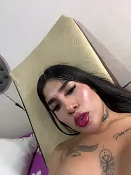 saragill323 online show from February 23, 2025, 1:35 am