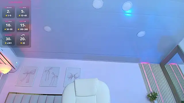 Snapshot of Cristall_Bunny chatting on March 3, 2025, 6:52 am Cristall Bunny online show from March 3, 2025, 6:52 am