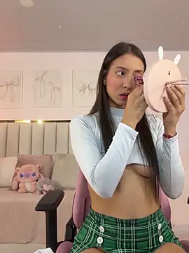 Snapshot of Cristall_Bunny chatting on October 18, 2025, 12:23 am Cristall Bunny online show from October 18, 2025, 12:23 am