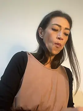 Snapshot of Yulia_sx chatting on March 6, 2025, 8:48 pm Yulia sx online show from March 6, 2025, 8:48 pm