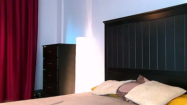 Snapshot of Yanira_Muslim chatting on September 22, 2025, 4:51 am Yanira Muslim online show from September 22, 2025, 4:51 am