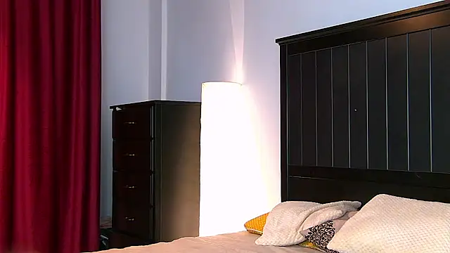 Snapshot of Yanira_Muslim chatting on September 23, 2025, 4:08 am Yanira Muslim online show from September 23, 2025, 4:08 am