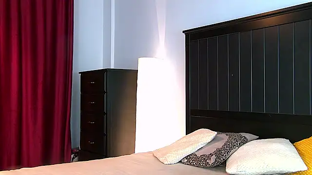 Snapshot of Yanira_Muslim chatting on October 1, 2025, 4:17 am Yanira Muslim online show from October 1, 2025, 4:17 am