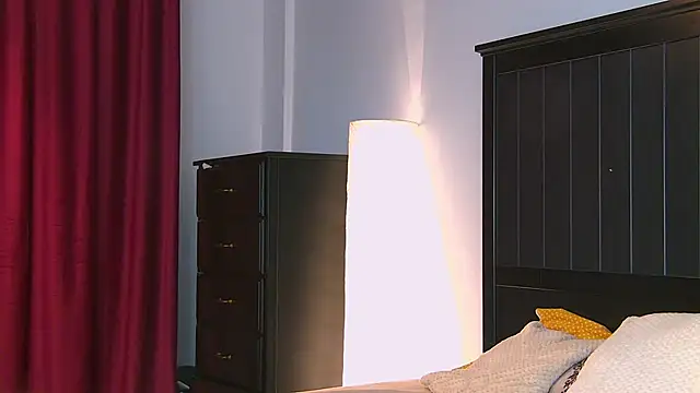 Snapshot of Yanira_Muslim chatting on September 19, 2025, 4:27 am Yanira Muslim online show from September 19, 2025, 4:27 am