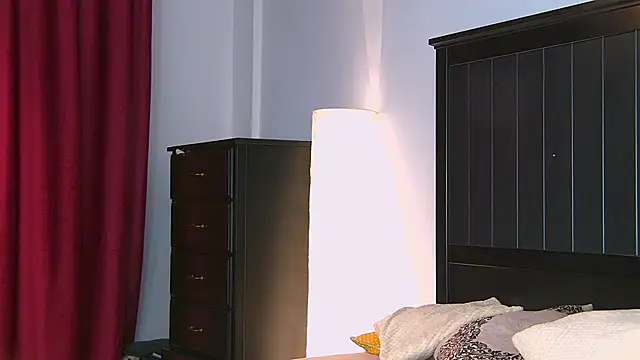 Snapshot of Yanira_Muslim chatting on September 17, 2025, 4:36 am Yanira Muslim online show from September 17, 2025, 4:36 am