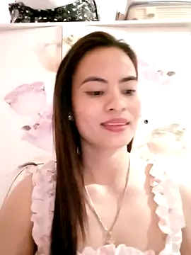 NgocQuyen2K online show from March 18, 2025, 9:56 am