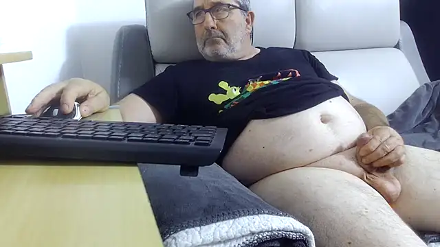 Snapshot of gillou1234 chatting on September 22, 2025, 10:38 pm gillou1234 online show from September 22, 2025, 10:38 pm