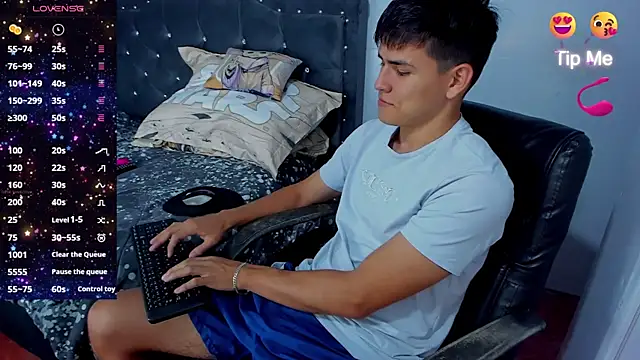 Snapshot of Jacobb_Lee chatting on September 23, 2025, 8:49 pm Jacobb Lee online show from September 23, 2025, 8:49 pm