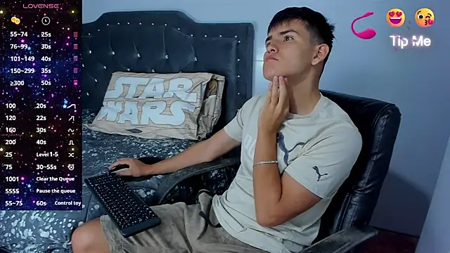 Snapshot of Jacobb_Lee chatting on September 17, 2025, 9:06 pm Jacobb Lee online show from September 17, 2025, 9:06 pm