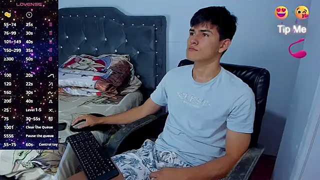 Snapshot of Jacobb_Lee chatting on October 7, 2025, 10:44 pm Jacobb Lee online show from October 7, 2025, 10:44 pm