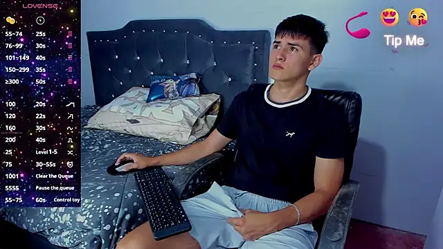 Snapshot of Jacobb_Lee chatting on September 18, 2025, 8:56 pm Jacobb Lee online show from September 18, 2025, 8:56 pm