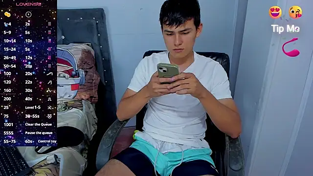 Snapshot of Jacobb_Lee chatting on October 21, 2025, 8:41 pm Jacobb Lee online show from October 21, 2025, 8:41 pm