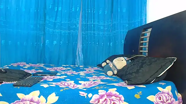 Hot Sharks  online show from October 3, 2025, 11:01 am