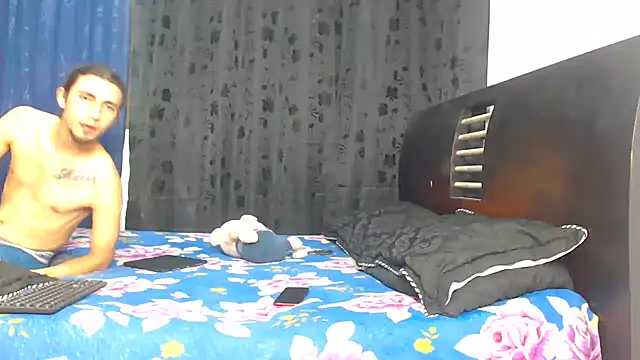 Hot Sharks  online show from November 4, 2025, 7:23 am