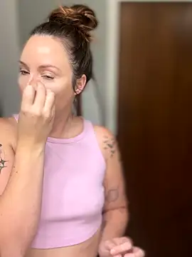 Snapshot of Blaze_Baby chatting on September 29, 2025, 1:17 pm Blaze Baby online show from September 29, 2025, 1:17 pm