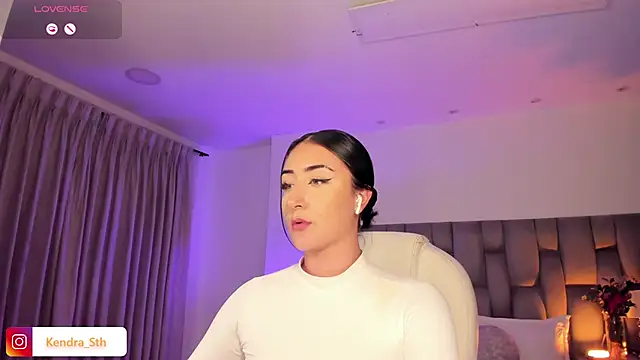 Snapshot of kendra_scoth chatting on March 15, 2025, 11:17 pm kendra scoth online show from March 15, 2025, 11:17 pm