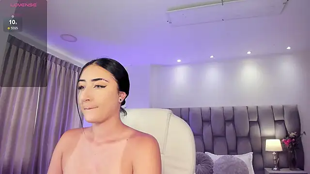 Snapshot of kendra_scoth chatting on March 13, 2025, 8:00 pm kendra scoth online show from March 13, 2025, 8:00 pm