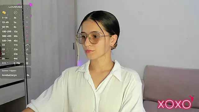 Lilacutte  online show from December 22, 2025, 4:18 pm