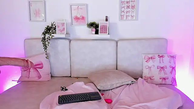 Malka Burning online show from October 24, 2025, 7:13 pm