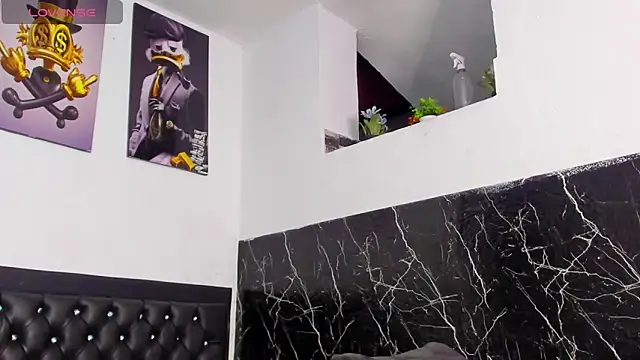 kriixtybrown online show from April 7, 2026, 8:10 pm