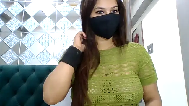 Snapshot of sparkling_queen chatting on September 27, 2025, 5:13 am sparkling queen online show from September 27, 2025, 5:13 am