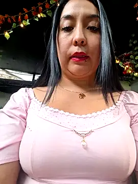 Snapshot of Bella_keny chatting on February 2, 2026, 8:19 pm Bella keny online show from February 2, 2026, 8:19 pm