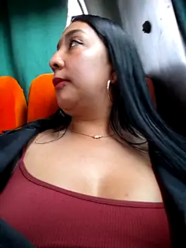 Snapshot of Bella_keny chatting on January 5, 2026, 5:38 pm Bella keny online show from January 5, 2026, 5:38 pm