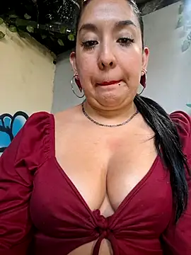 Snapshot of Bella_keny chatting on November 10, 2025, 6:13 pm Bella keny online show from November 10, 2025, 6:13 pm