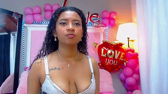 JessyZoe online show from February 25, 2025, 1:43 pm