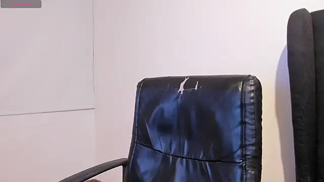 Snapshot of EmaGw chatting on October 20, 2025, 12:02 am EmaGw online show from October 20, 2025, 12:02 am