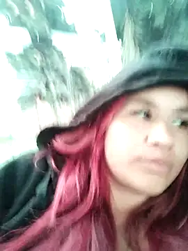 Snapshot of EmaGw chatting on October 1, 2025, 2:32 pm EmaGw online show from October 1, 2025, 2:32 pm