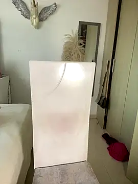 dakota le online show from November 12, 2025, 12:42 pm