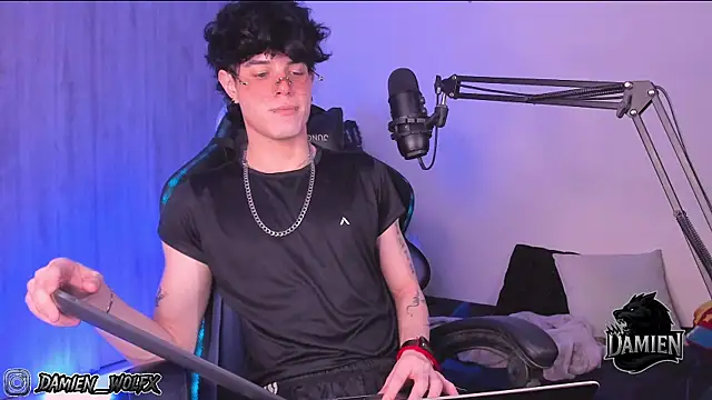 Snapshot of cinnamon_boyxxx chatting on September 30, 2025, 2:06 am cinnamon boyxxx online show from September 30, 2025, 2:06 am