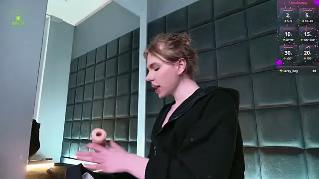 DanielPaige  online show from February 8, 2026, 4:05 pm