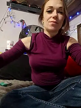 Genevieve143 online show from March 18, 2026, 4:59 am