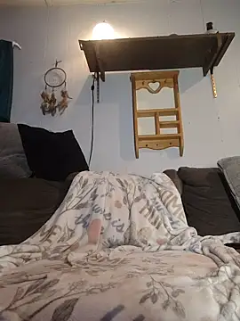 Snapshot of Genevieve143 chatting on October 25, 2025, 7:40 am Genevieve143 online show from October 25, 2025, 7:40 am